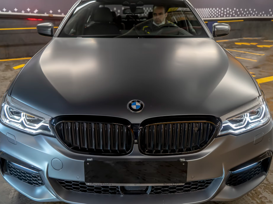 How to wax a BMW 5 Series?