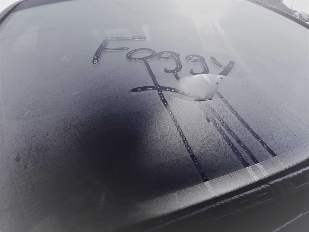 How to Keep Car Windows From Fogging