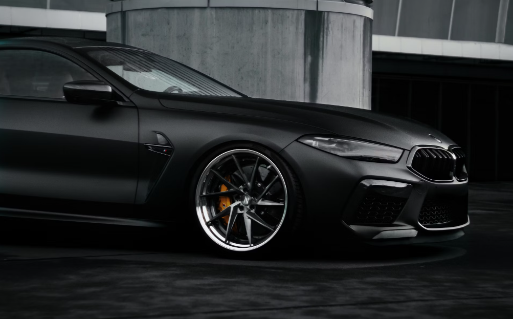 How to polish a BMW 8 Series?