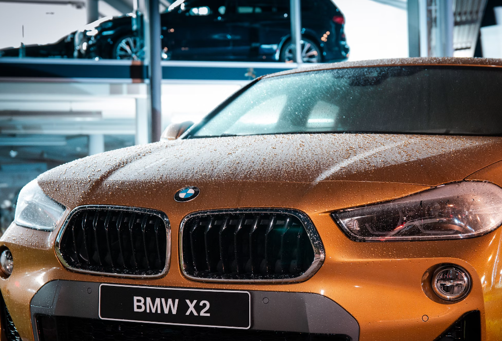 How to wax a BMW X2?