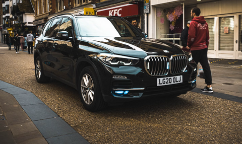 How to vacuum a BMW X4?
