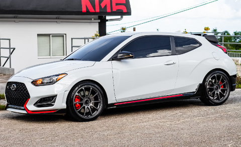 How to vacuum a Hyundai Veloster?
