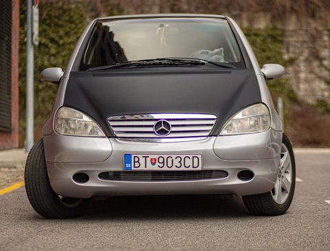 How to vacuum a Mercedes-Benz A-Class?