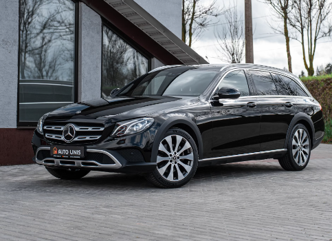 How to vacuum a Mercedes-Benz E-Class?