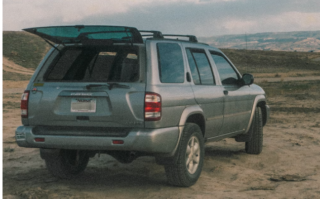 How to vacuum a Nissan Pathfinder?