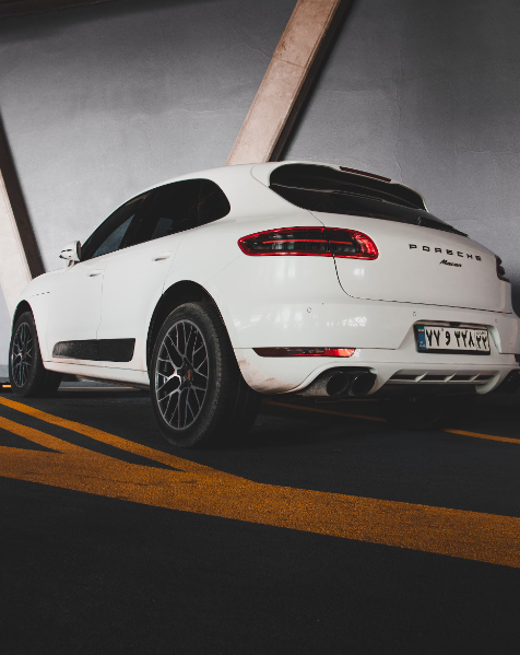 How to wash a Porsche Macan?