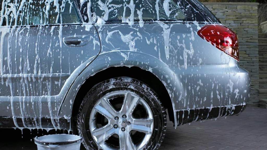 Breaking Down the Car Wash Soap vs Dish Soap Debate
