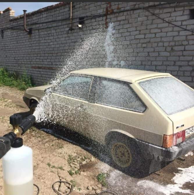 A foam gun has the ability to both drastically increase efficiency levels and get car shampoo in hard-to-reach areas. Photo Credit: Ava Amelia/Facebook